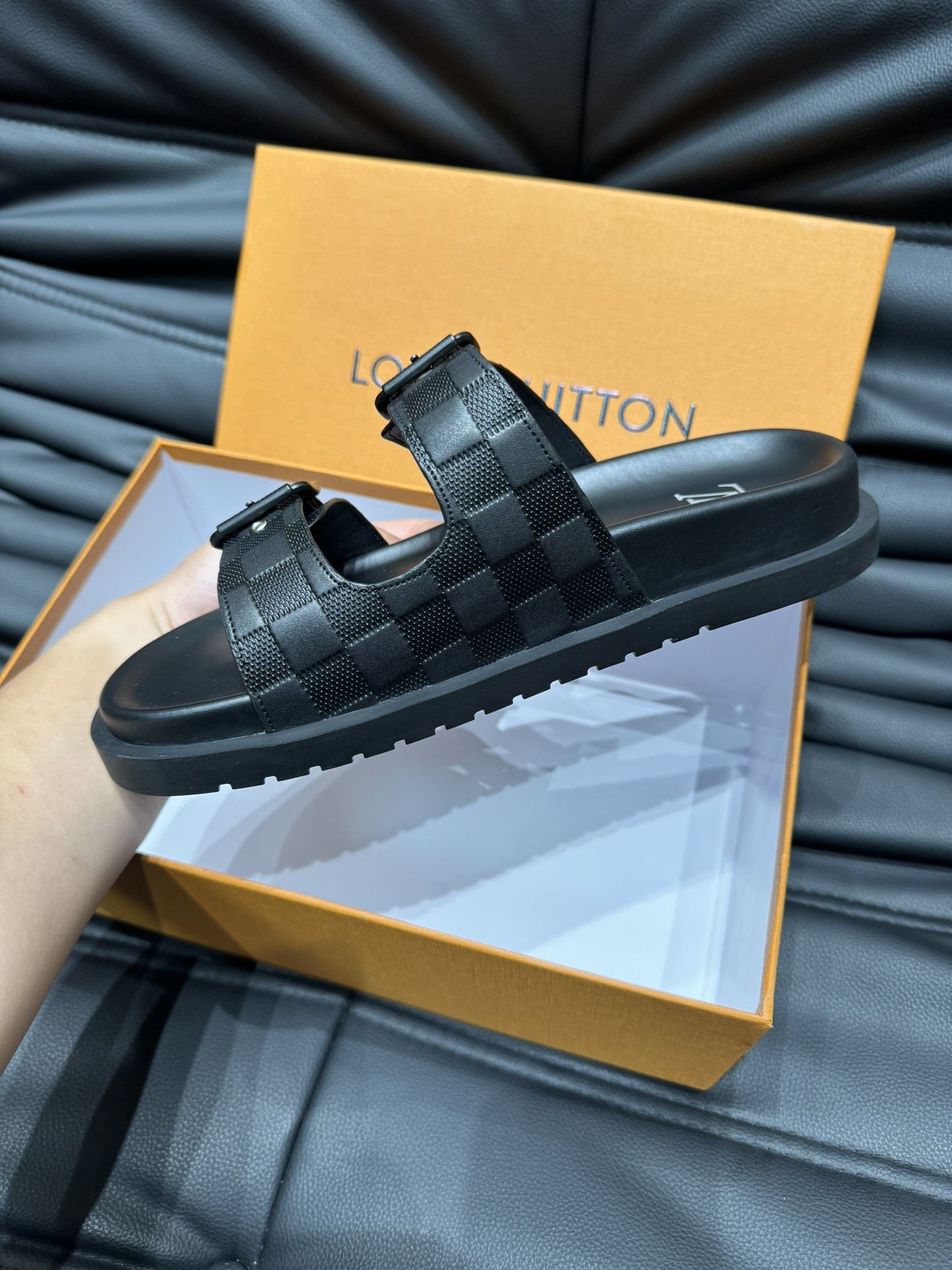 Louis Vuitton Slippers